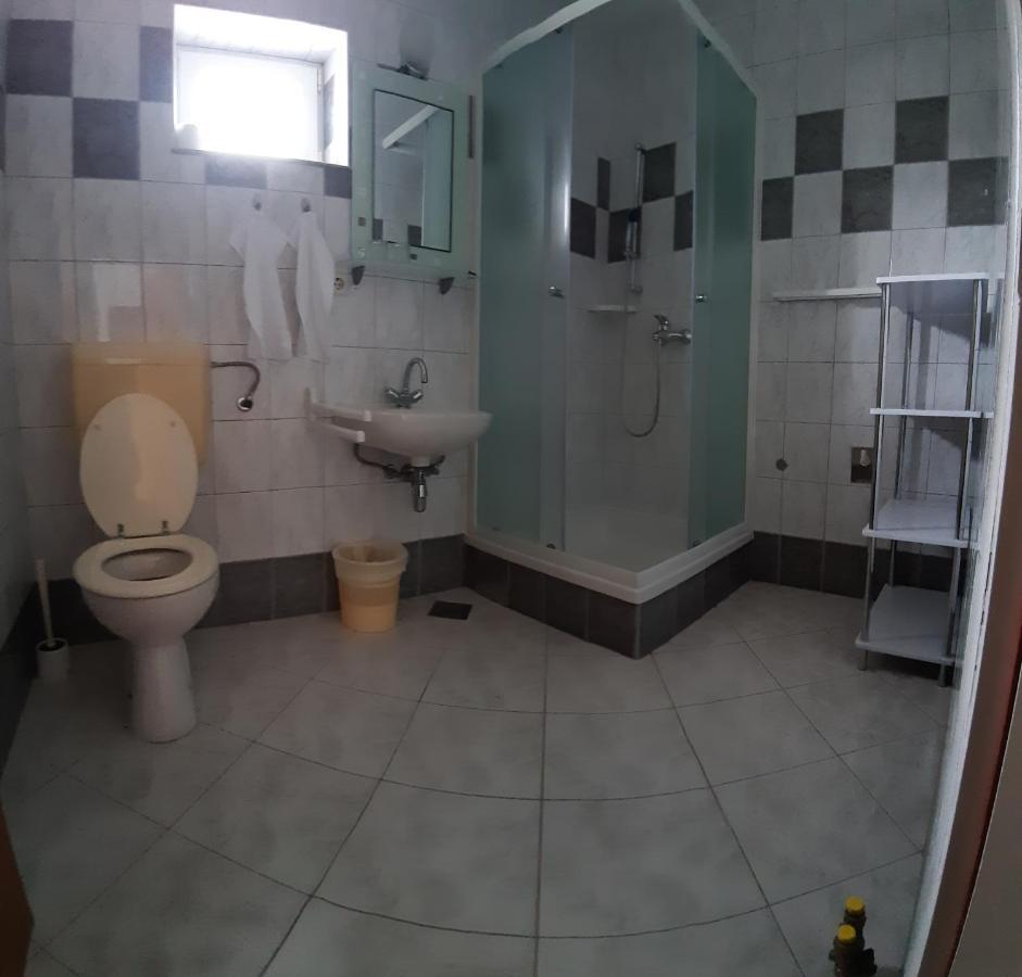 Barbat na Rabu Apartmani Matusan מראה חיצוני תמונה